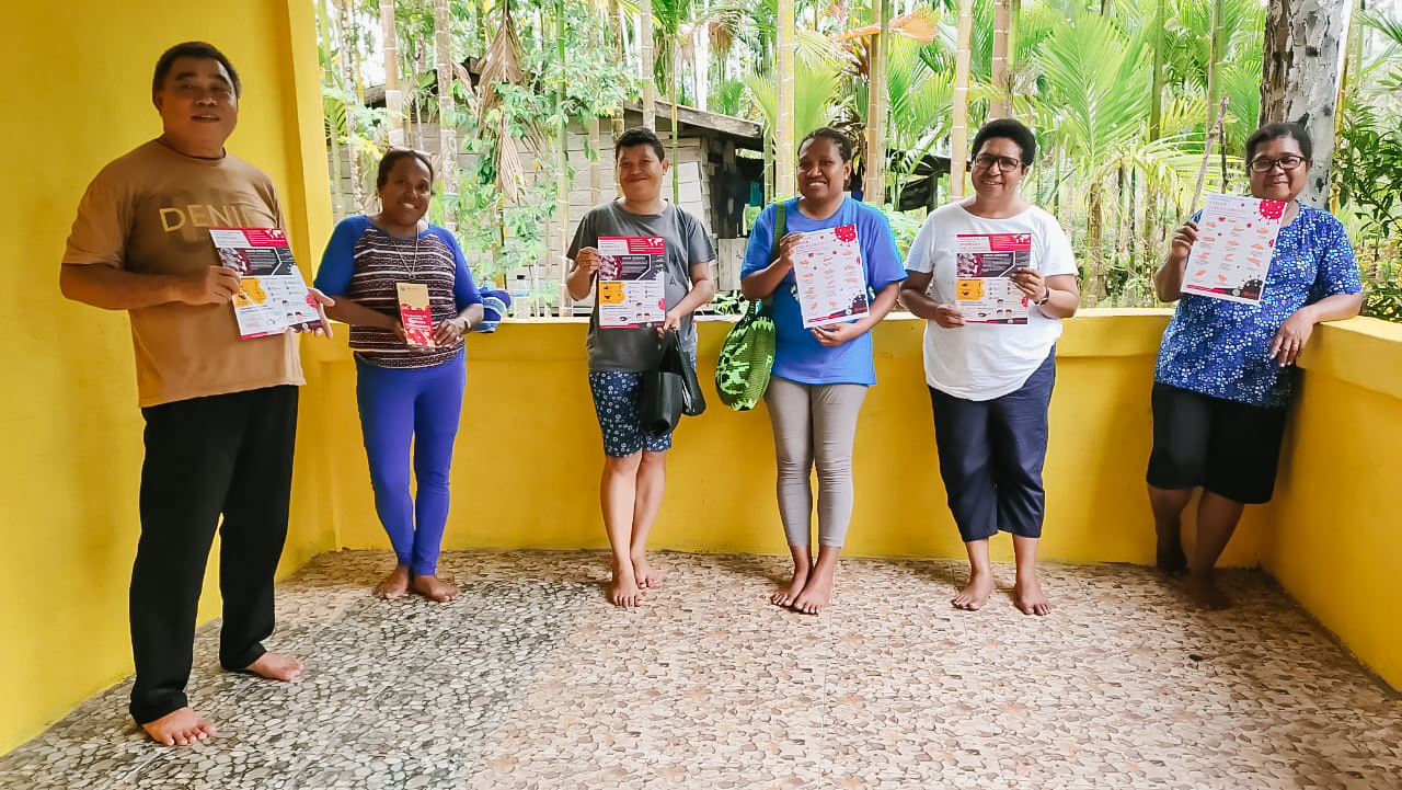 AJAR together with our partner Papuan Women Working Group (PWG) and KPKC Sinode GKI Tanah helped disseminating information to prepare mama-mama in Papua to protect themselves against COVID-19